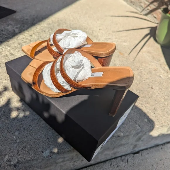 MIISTA Joanne Clay Crown High Heel - Picture 12 of 16